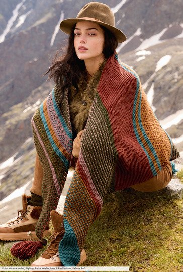 Dreiecktuch im Mustermix mit Quasten