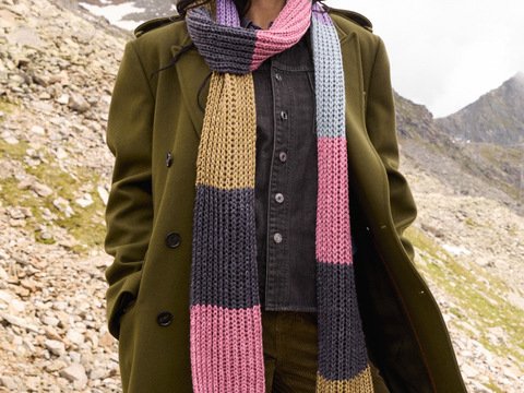 Mütze und Schal im Vollpatent