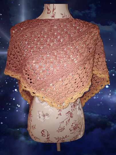 Flaches Dreieckstuch „Mirfana BE“ - Häkelanleitung