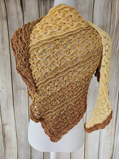 Flaches Dreieckstuch „Mirfana BE“ - Häkelanleitung