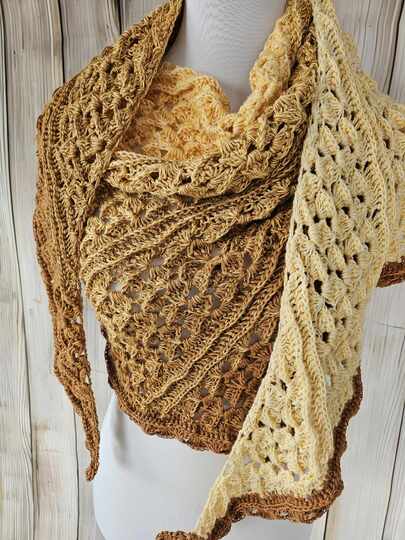 Flaches Dreieckstuch „Mirfana BE“ - Häkelanleitung