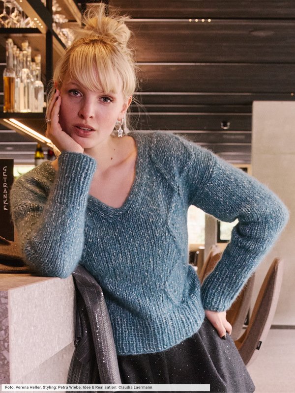 Pulli mit Rautenstreifen