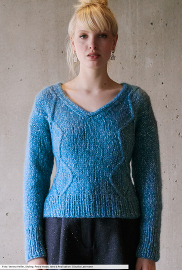 Pulli mit Rautenstreifen