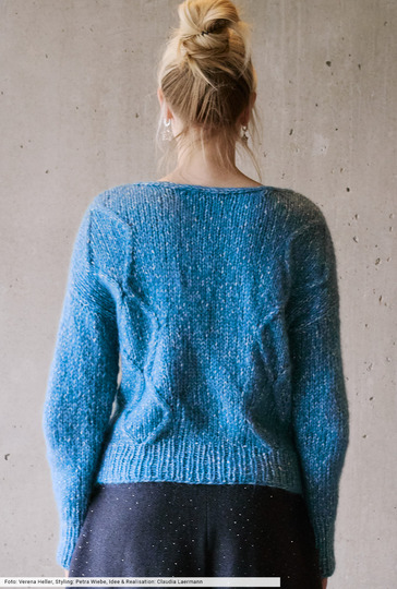 Pulli mit Rautenstreifen