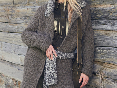 Longjacke mit Felltasche