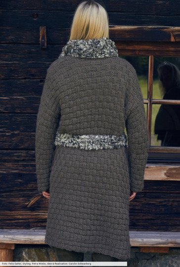 Longjacke mit Felltasche