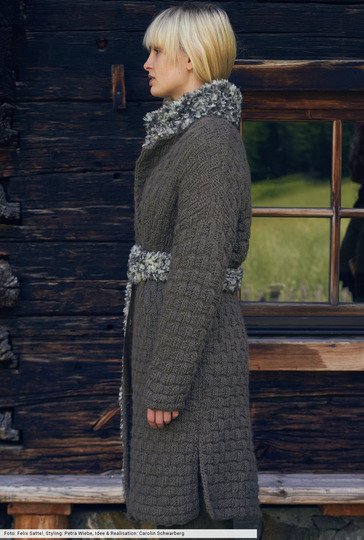 Longjacke mit Felltasche