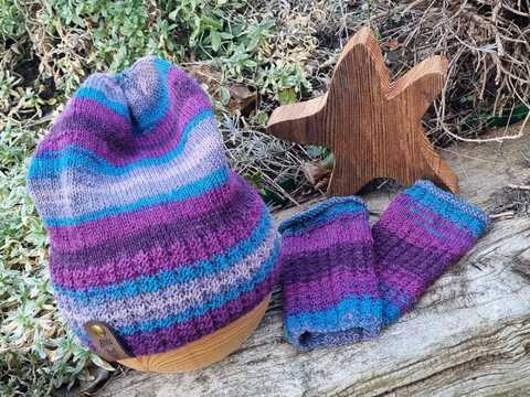 Sportliche Damenmütze mit passenden Pulswärmern