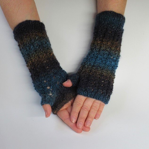 Strickanleitung Arm- und Beinstulpen mit Lochmuster - Bild 8