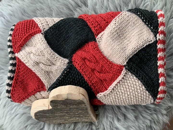 Canissa, Loop in Entrelac-Technik