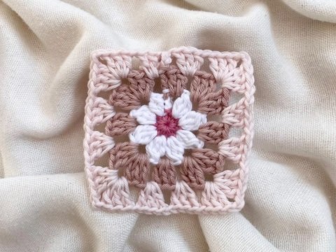Häkelanleitung Granny Square „Daisy“ | Quadratisch