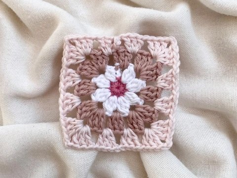 Häkelanleitung Quadratisches Granny Square „Daisy“