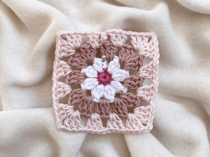Häkelanleitung Quadratisches Granny Square „Daisy“