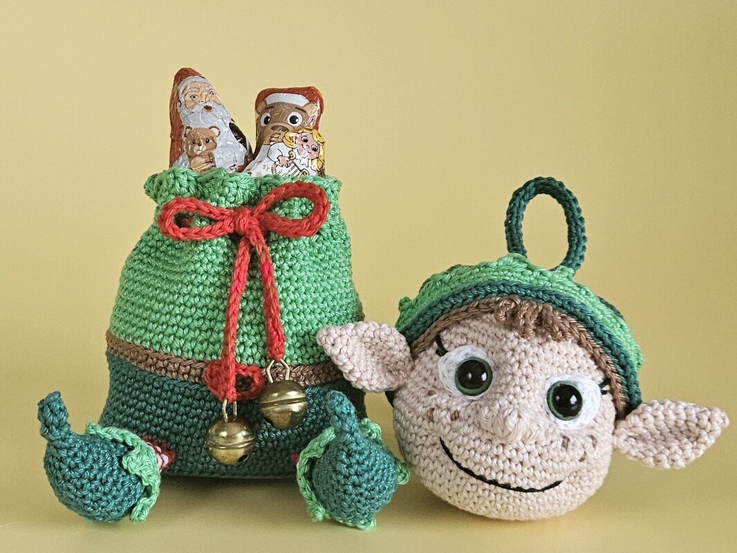 Kleiner Elf Geschenksäckchen mit Christbaumkugel - Amigurumi Häkelanleitung - Bild 9