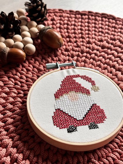 Stickdatei: Weihnachtsmotive für Miniaturstickrahmen