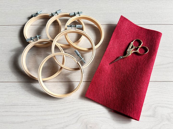 Stickdatei: Weihnachtsmotive für Miniaturstickrahmen