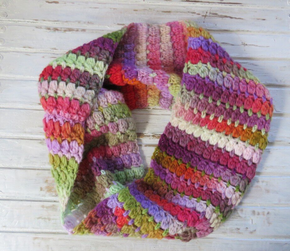 Kuscheliger Loopschal im einfachen Clusterstitch Muster