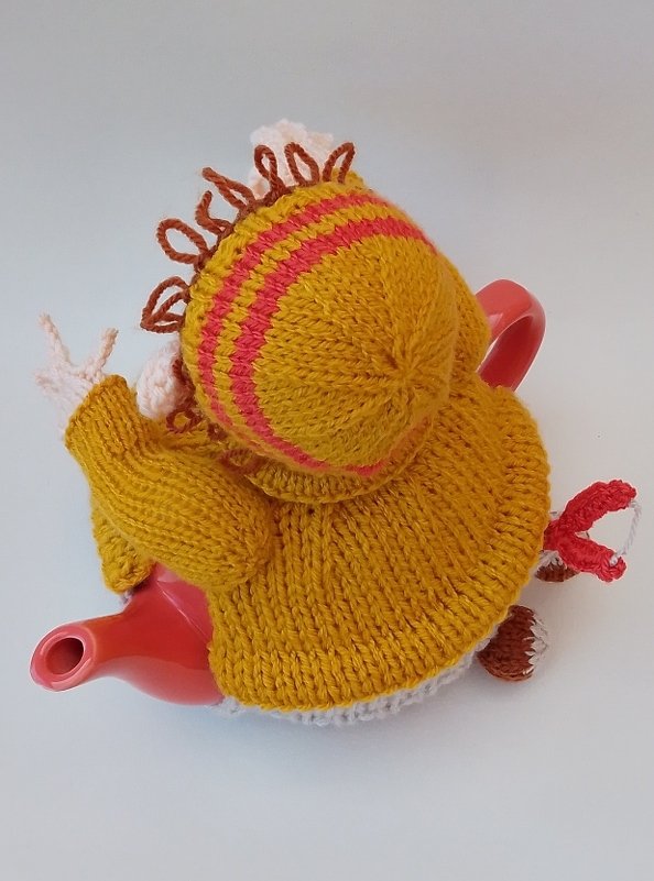 TeaCosyFolk's Conker Player Tea Cosy Knitting Pattern
