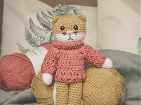 Häkelanleitung Kater Garry mit Pulli.Amigurumi Pattern für orange/rot-weiße