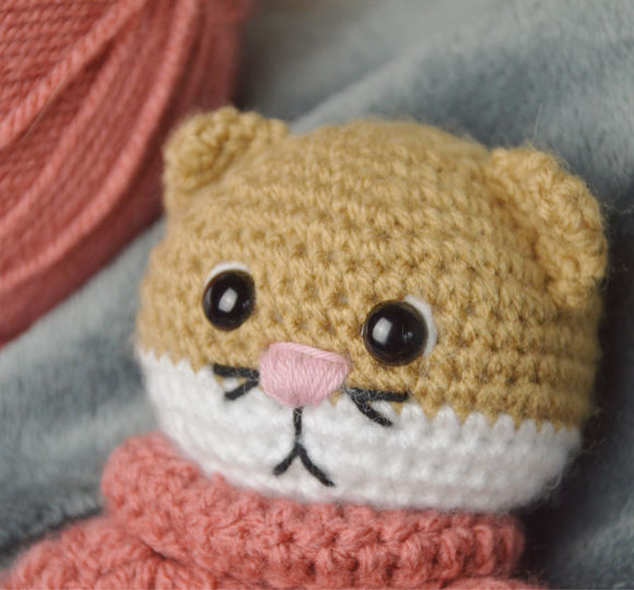 Häkelanleitung Kater Garry mit Pulli.Amigurumi Pattern für orange/rot-weiße