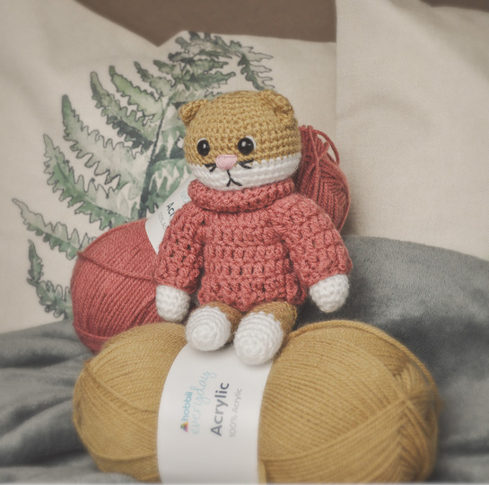 Häkelanleitung Kater Garry mit Pulli.Amigurumi Pattern für orange/rot-weiße