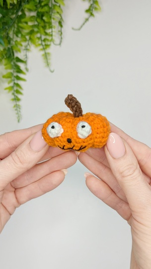 Crochet pumpkin pattern, easy crochet amigurumi pumpkin, Halloween crochet