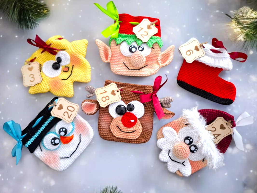 Nummerierte gehäkelte Adventsbeutel mit Schlaufen und Weihnachtsmotiven