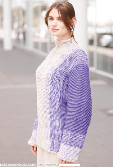 Quer gestrickter Pullover mit Fledermausärmeln