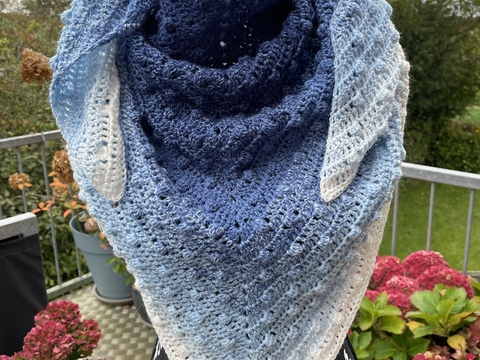 Häkelanleitung Dreiecktuch mit Noppenmuster