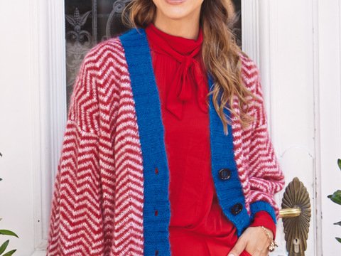 Auf Zack: V-Ausschnitt-Jacke mit zarten Streifen