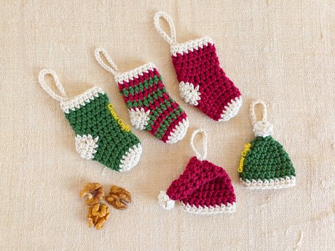 Mini Christmas Stockings & Hats - Crochet Ornament Pattern for Beginners