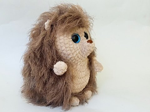 Plüschigel. Ohne Nähen. Häkelanleitung. Gehäkelter Igel