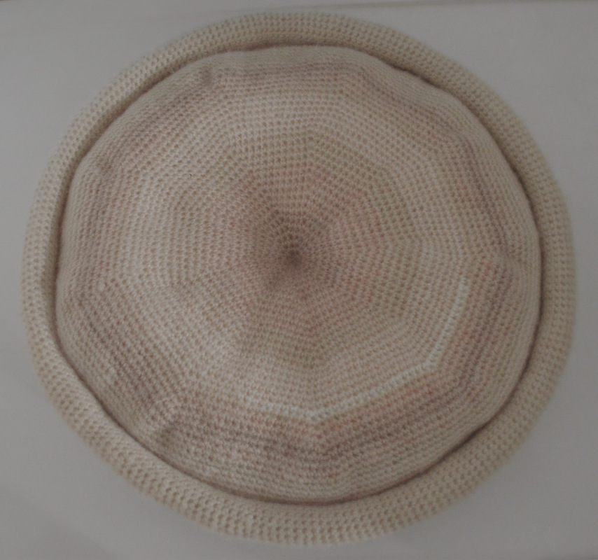 Rundes gehäkeltes Katzenbett in Creme, Draufsicht