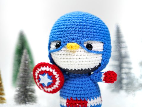 Penguin Soldier PDF pattern - Amigurumi penguin Soldier, crochet patten