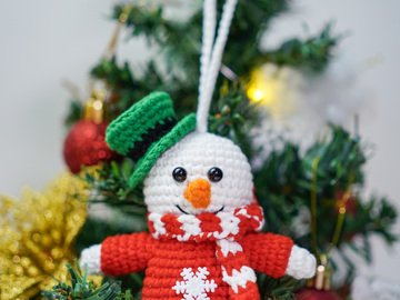 Snowman keychain PDF pattern - amigurumi snowman keychain pattern