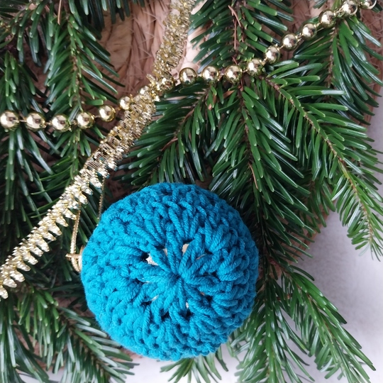 Christbaumkugeln umhäkeln, Weihnachtsbaumschmuck häkeln