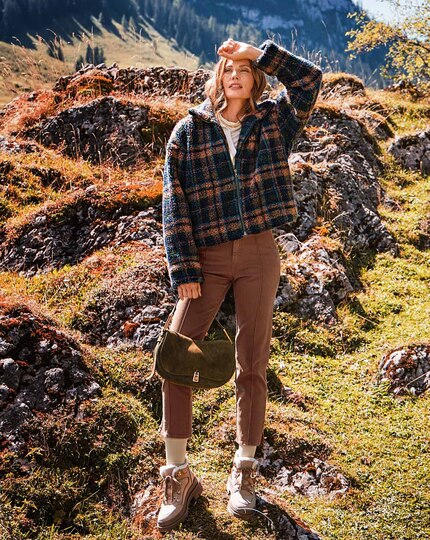 burda Schnittmuster Damen Sportliche Plüsch-Jacke 01/2023 #102 Gr. 36-42