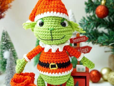 Green Frog christmas PDF pattern - amigurumi green frog christmas pattern