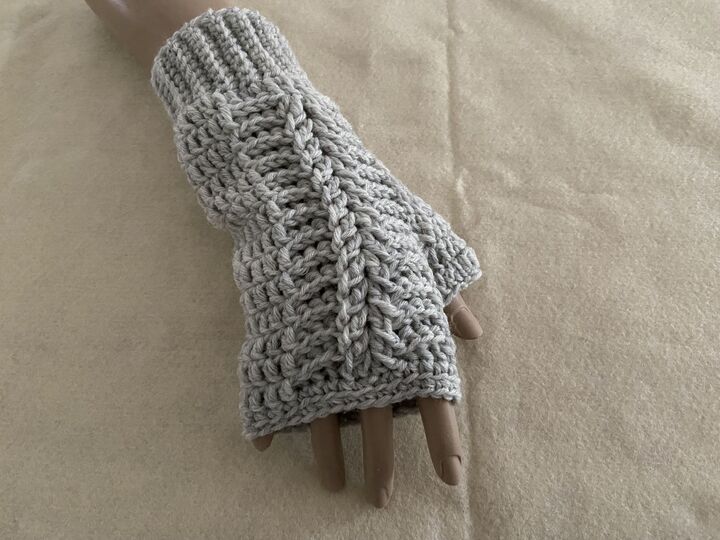 Häkelanleitung - Handstulpe "Striscia"