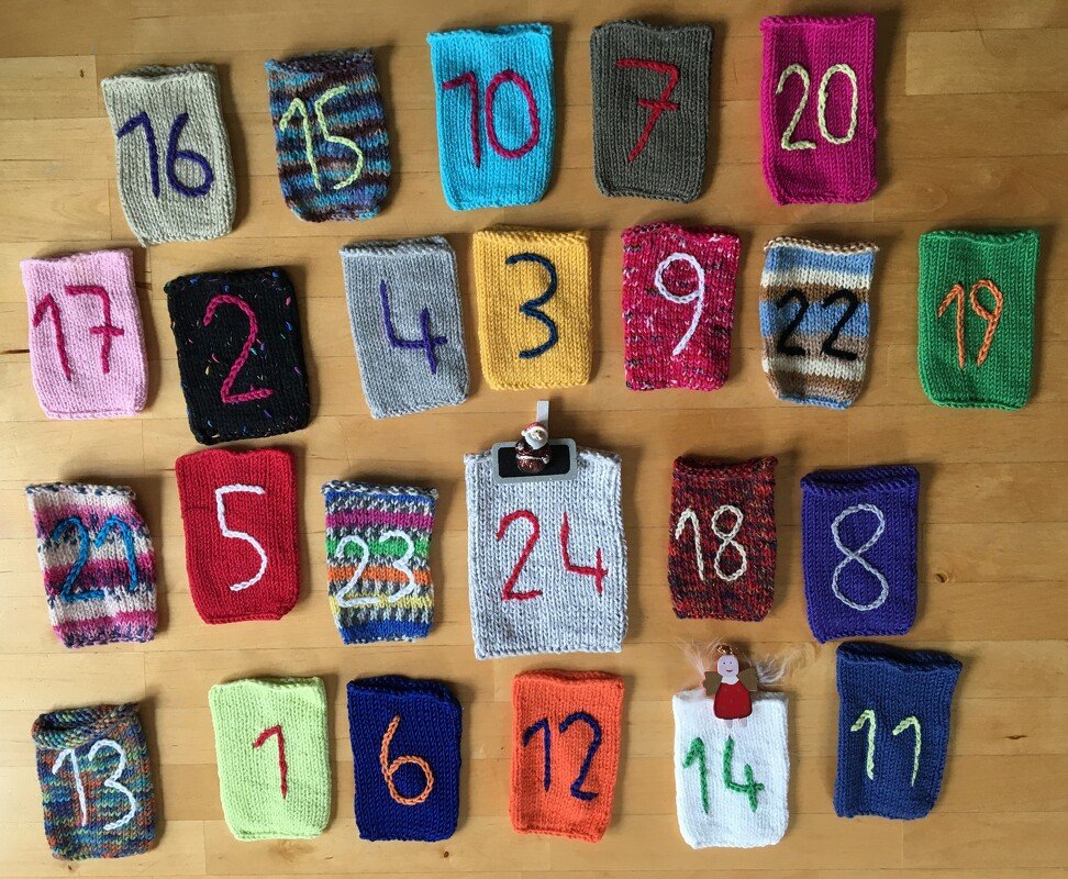 Adventkalender Christbaum Strickanleitung