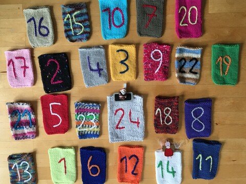 Adventkalender Christbaum Strickanleitung