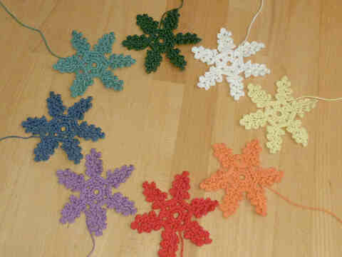 Häkelanleitung für eine Eisblume als Anhänger oder Untersetzer