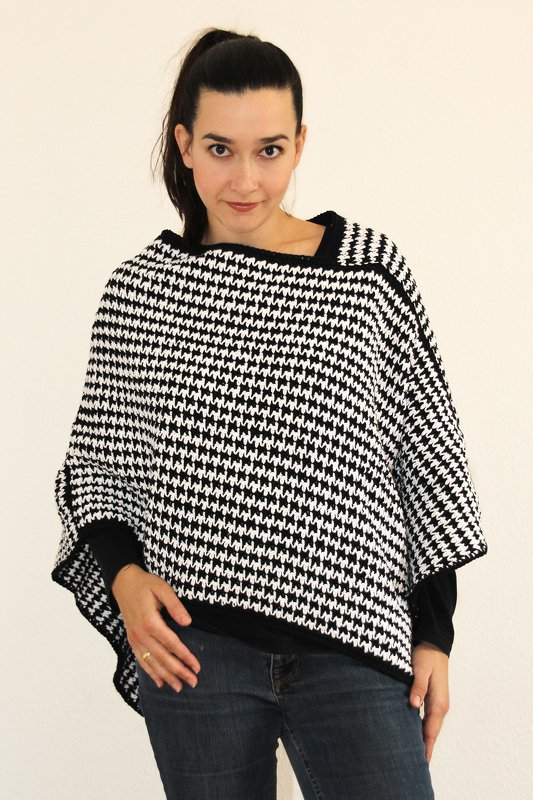 Häkelanleitung Poncho im Hahnentrittmuster