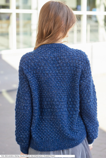 Jacke mit Dornröschenmuster in Dunkelblau mit Glitzerfaden