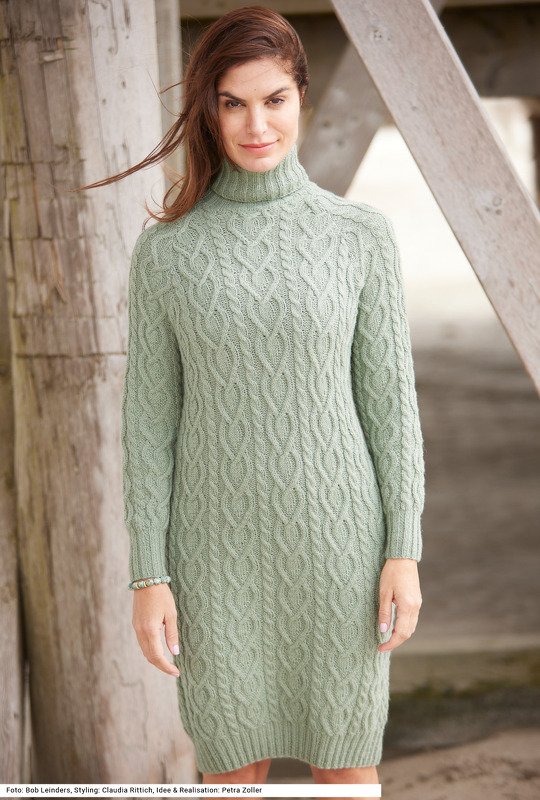 Kleid mit Aranmuster in Salbeigrün - Bild 2