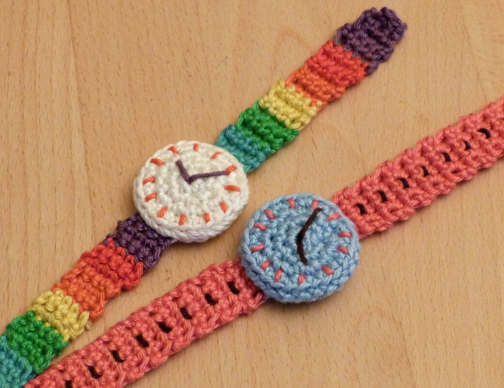 Häkelanleitung für eine Armbanduhr für Kleinkinder, Spielzeuguhr