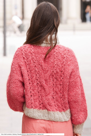 Pullover mit Rollkragen mit Ajourmusterzopf in Rot und Beige