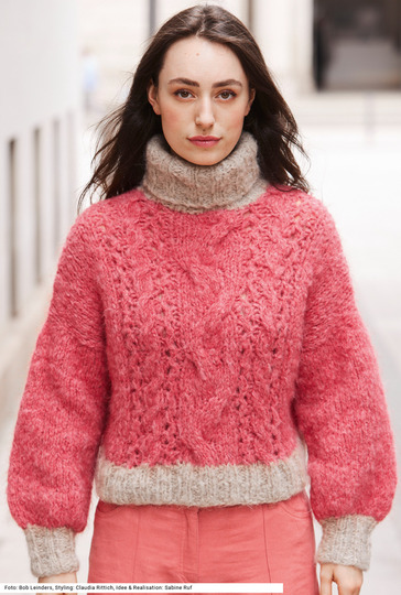 Pullover mit Rollkragen mit Ajourmusterzopf in Rot und Beige