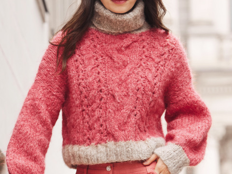 Pullover mit Rollkragen mit Ajourmusterzopf in Rot und Beige