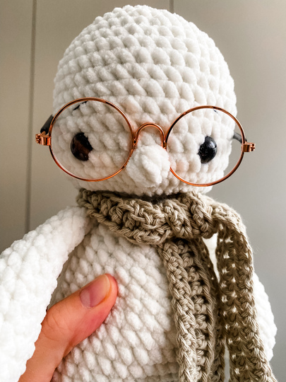 Schneemann Amigurumi aus Plüschwolle häkeln